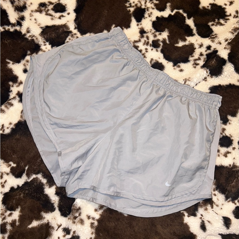 LIKE NEW NIKE DRI-FIT SHORTS